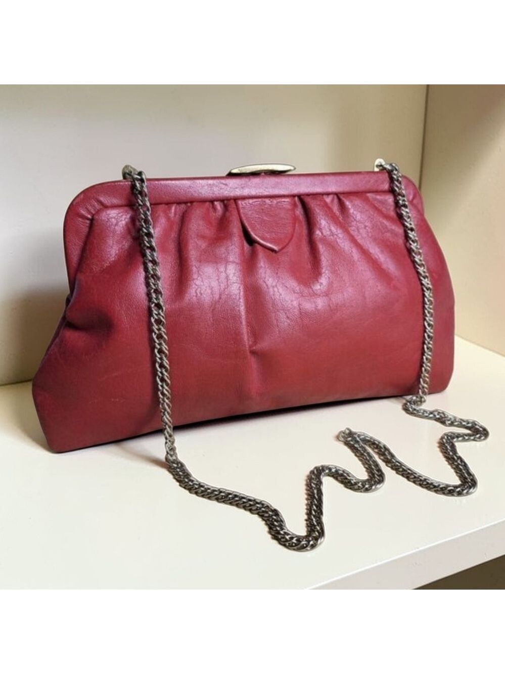 𝅺Vintage Cara Red Leather Frame Clutch Bag Gold Chain Strap